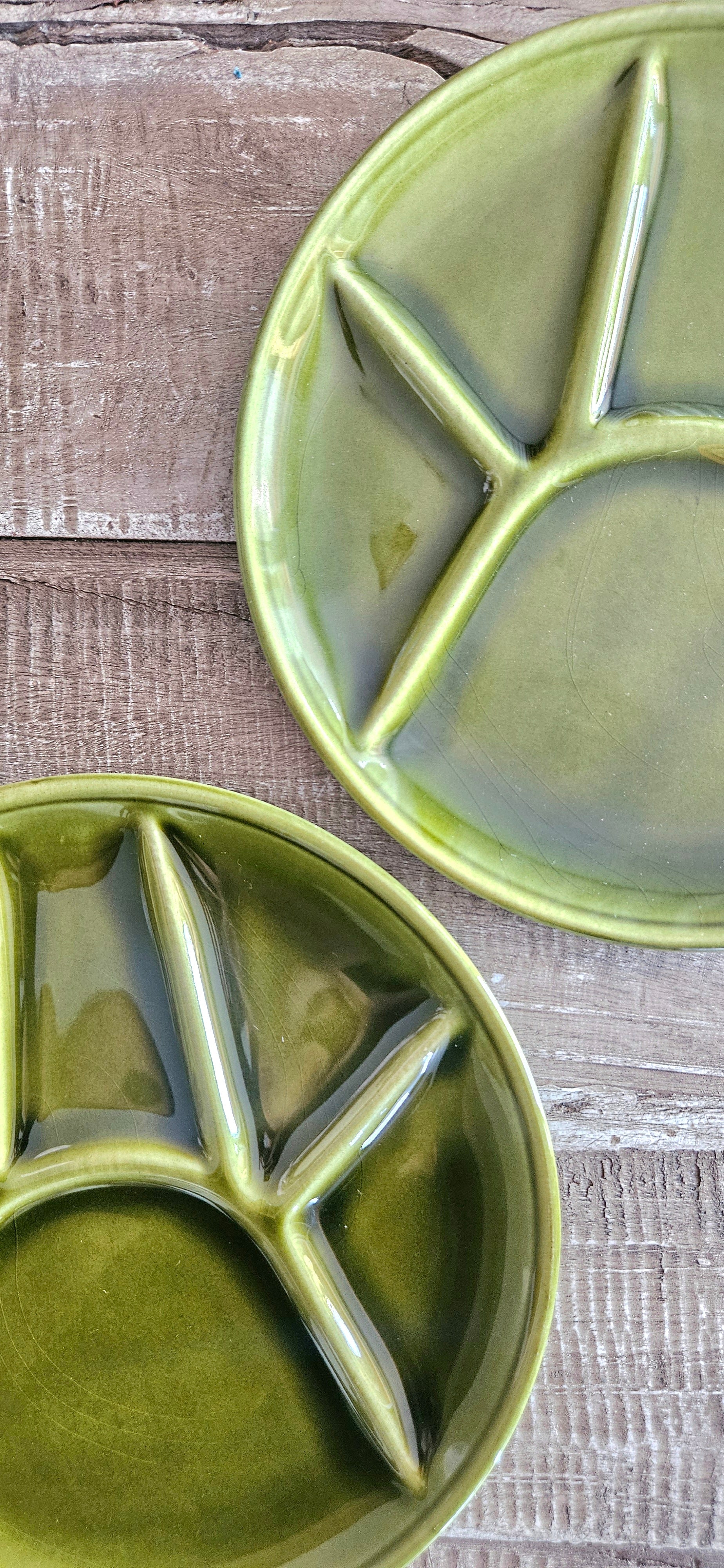 2 assiettes vintage compartimentées années 70