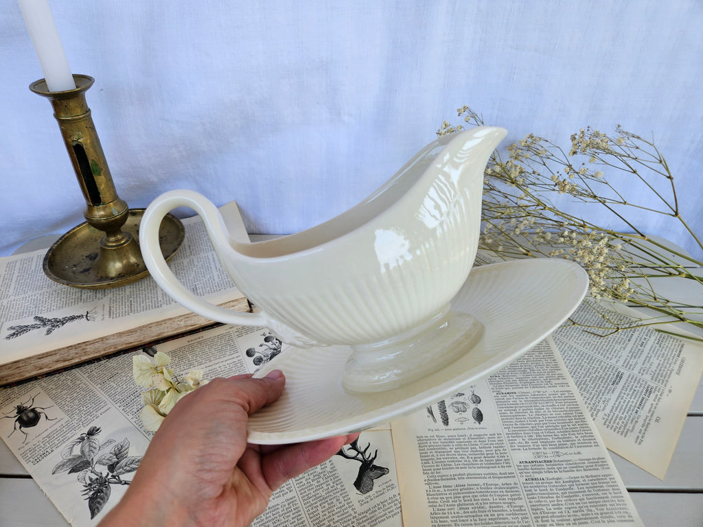 Saucière ancienne Wedgwood Edme avec son dormant