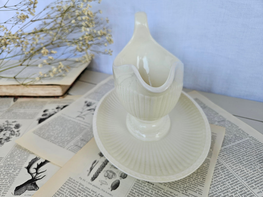 Saucière ancienne Wedgwood Edme avec son dormant