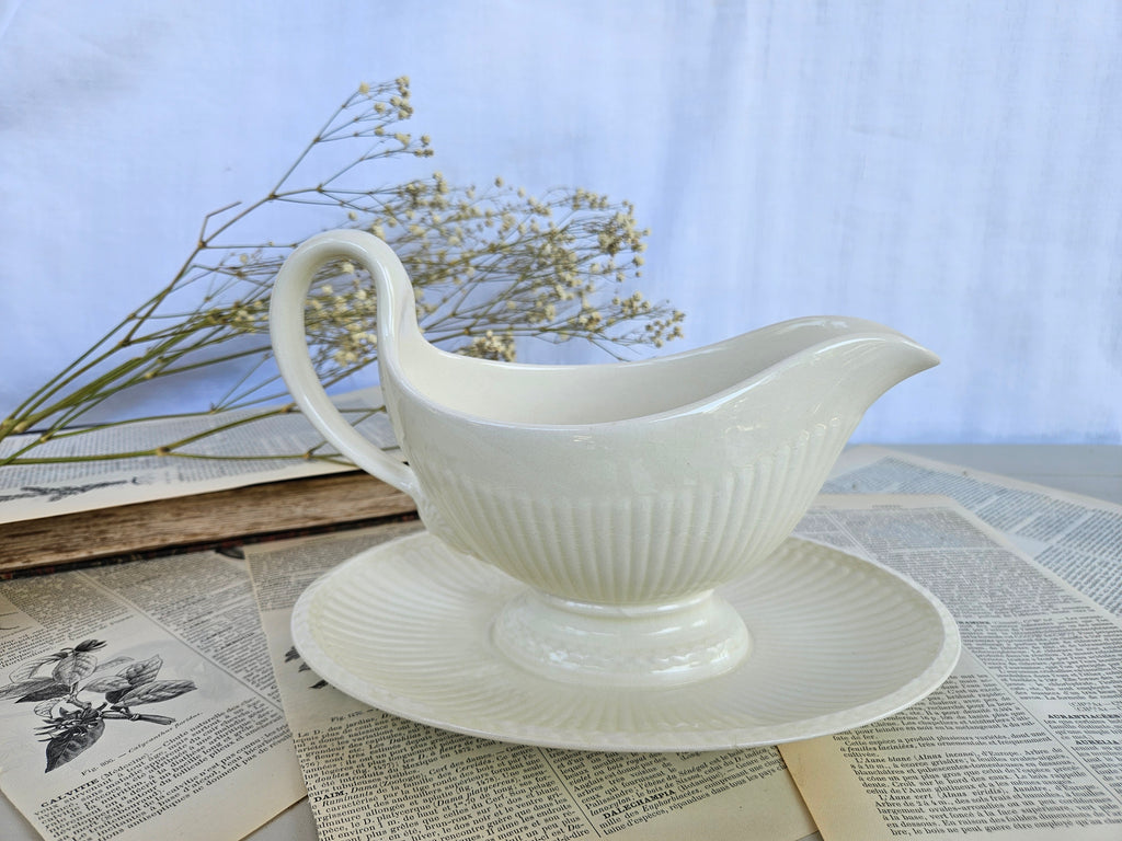 Saucière ancienne Wedgwood Edme avec son dormant