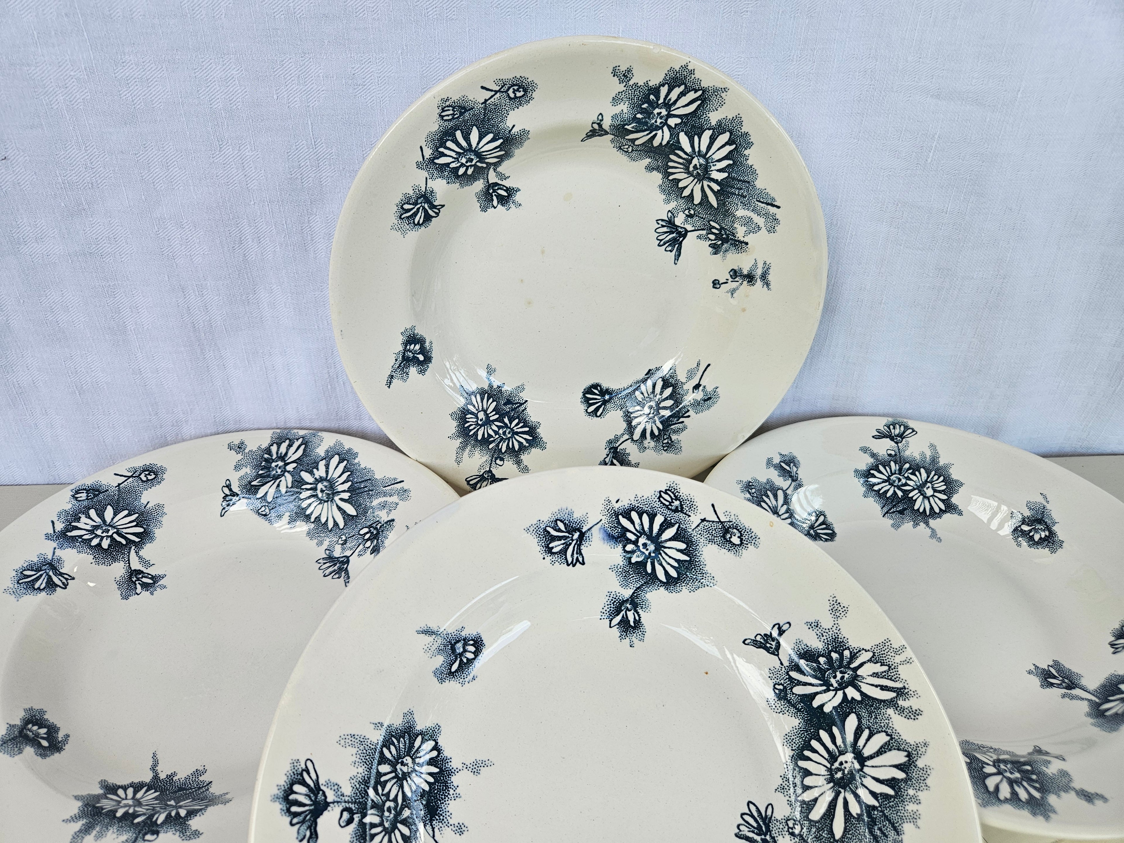 Assiette creuse Faïencerie Nouvelle Givors modèle Marguerite – Terre de fer