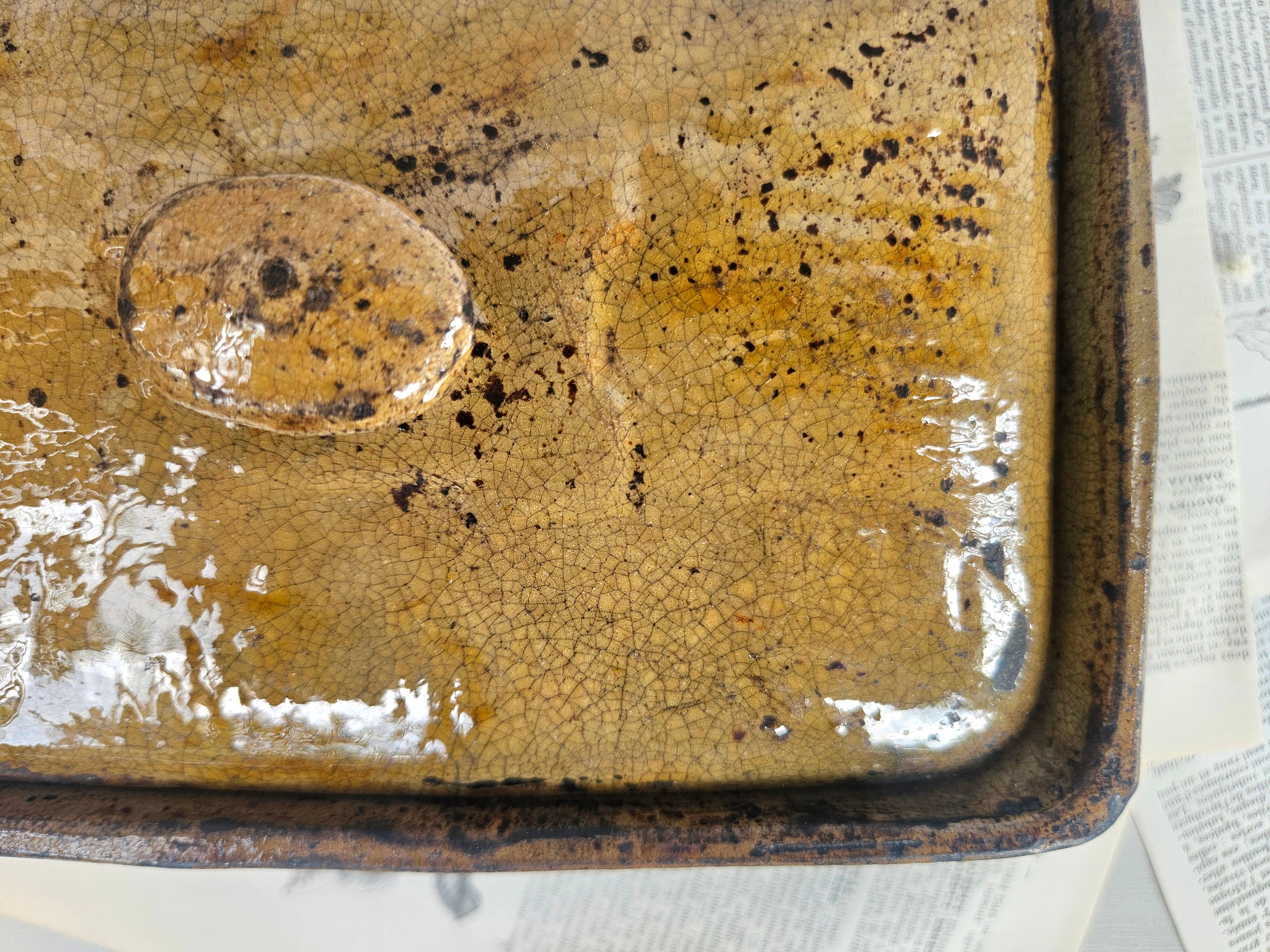 Ancienne terrine en grès émaillé miel avec couvercle