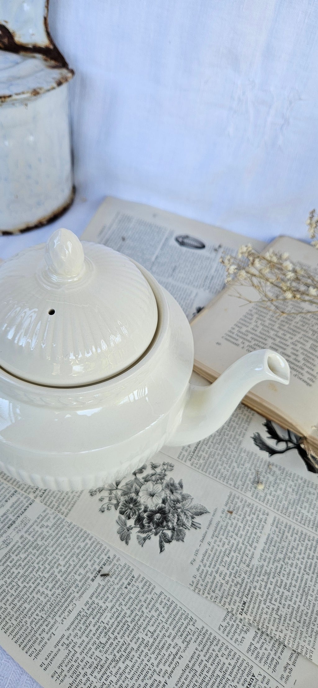 Théière Wedgwood Edme vintage en faïence fine blanche – Made in England
