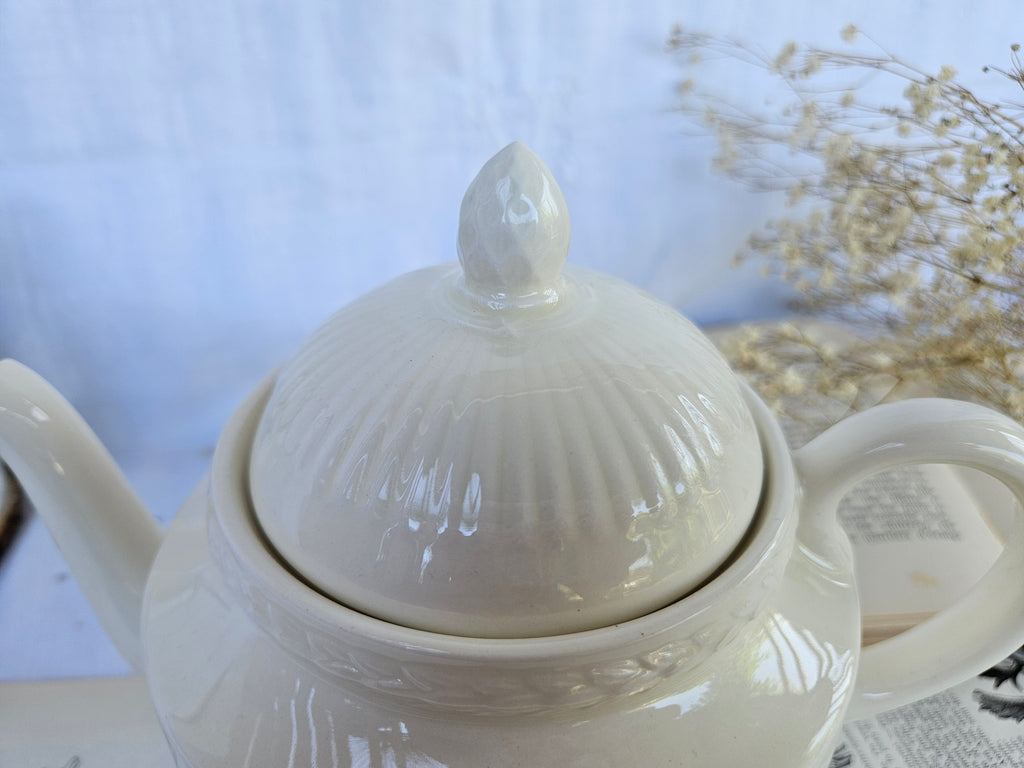 Théière Wedgwood Edme vintage en faïence fine blanche – Made in England
