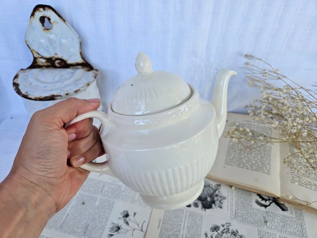Théière Wedgwood Edme vintage en faïence fine blanche – Made in England