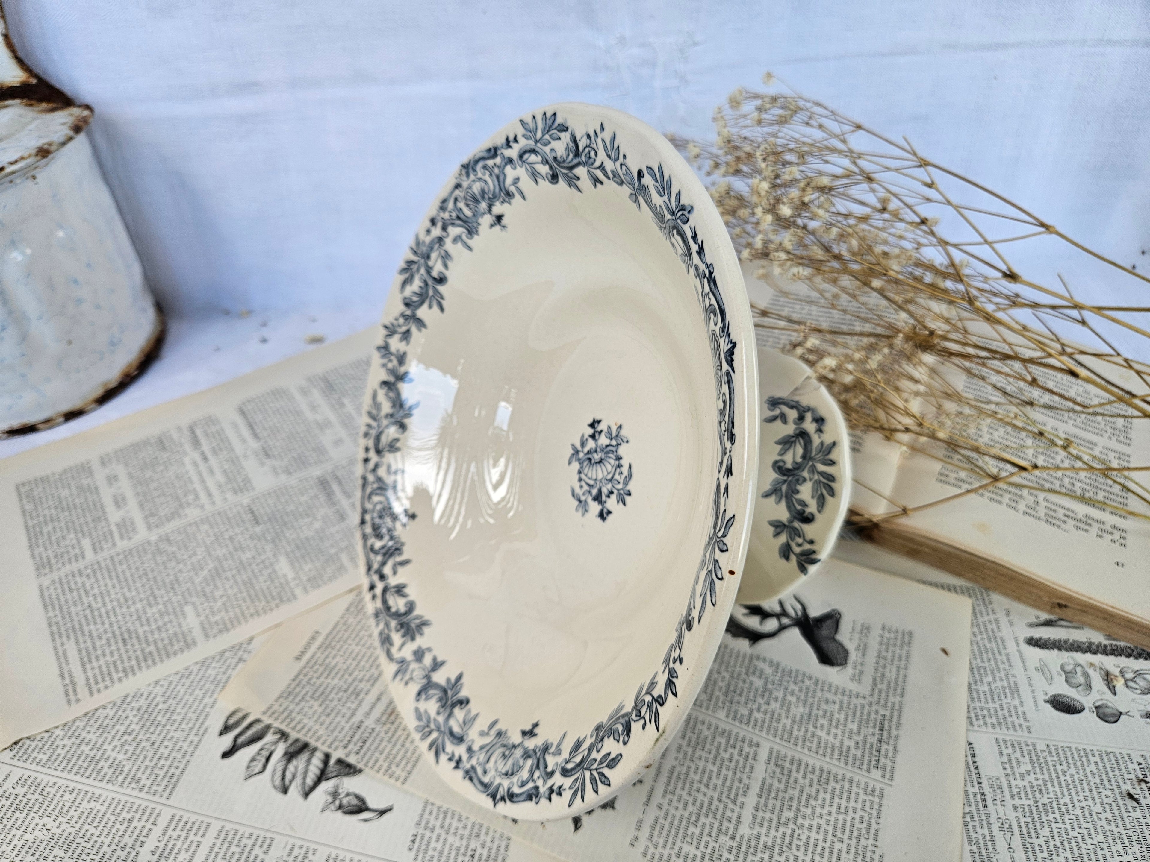 Coupe sur piédouche Longchamp ancienne bleue