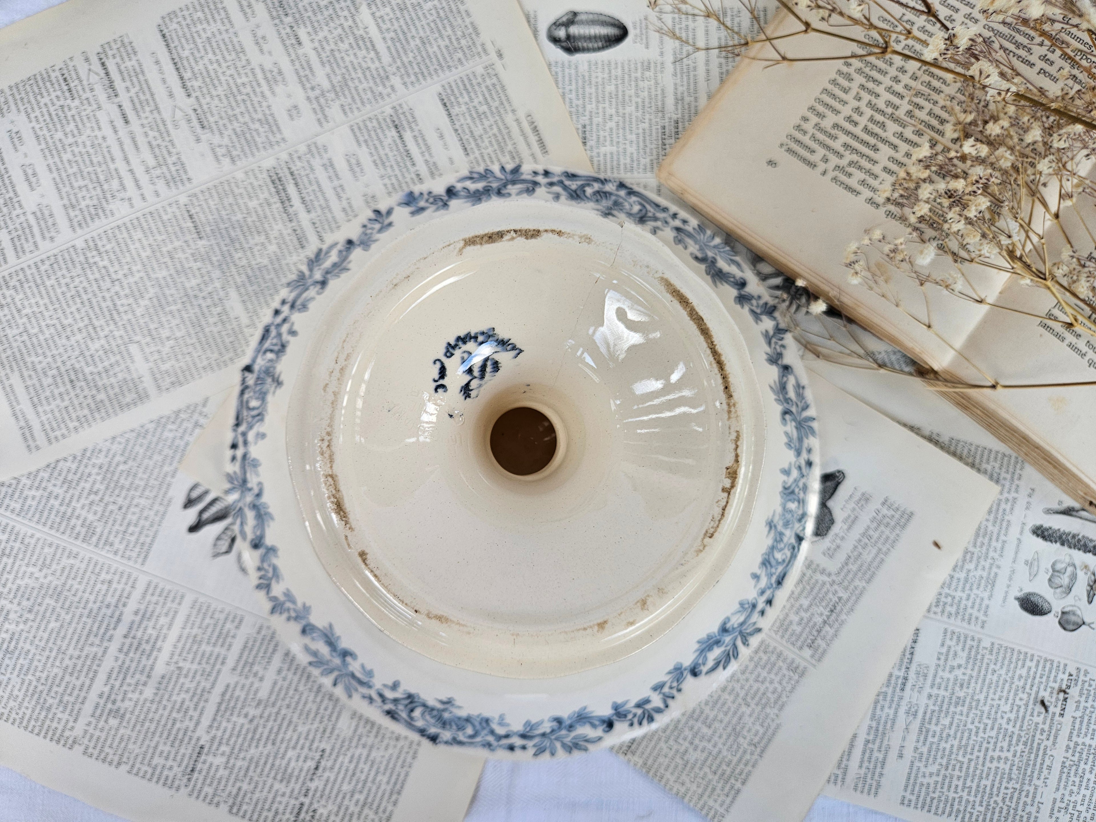 Coupe sur piédouche Longchamp ancienne bleue