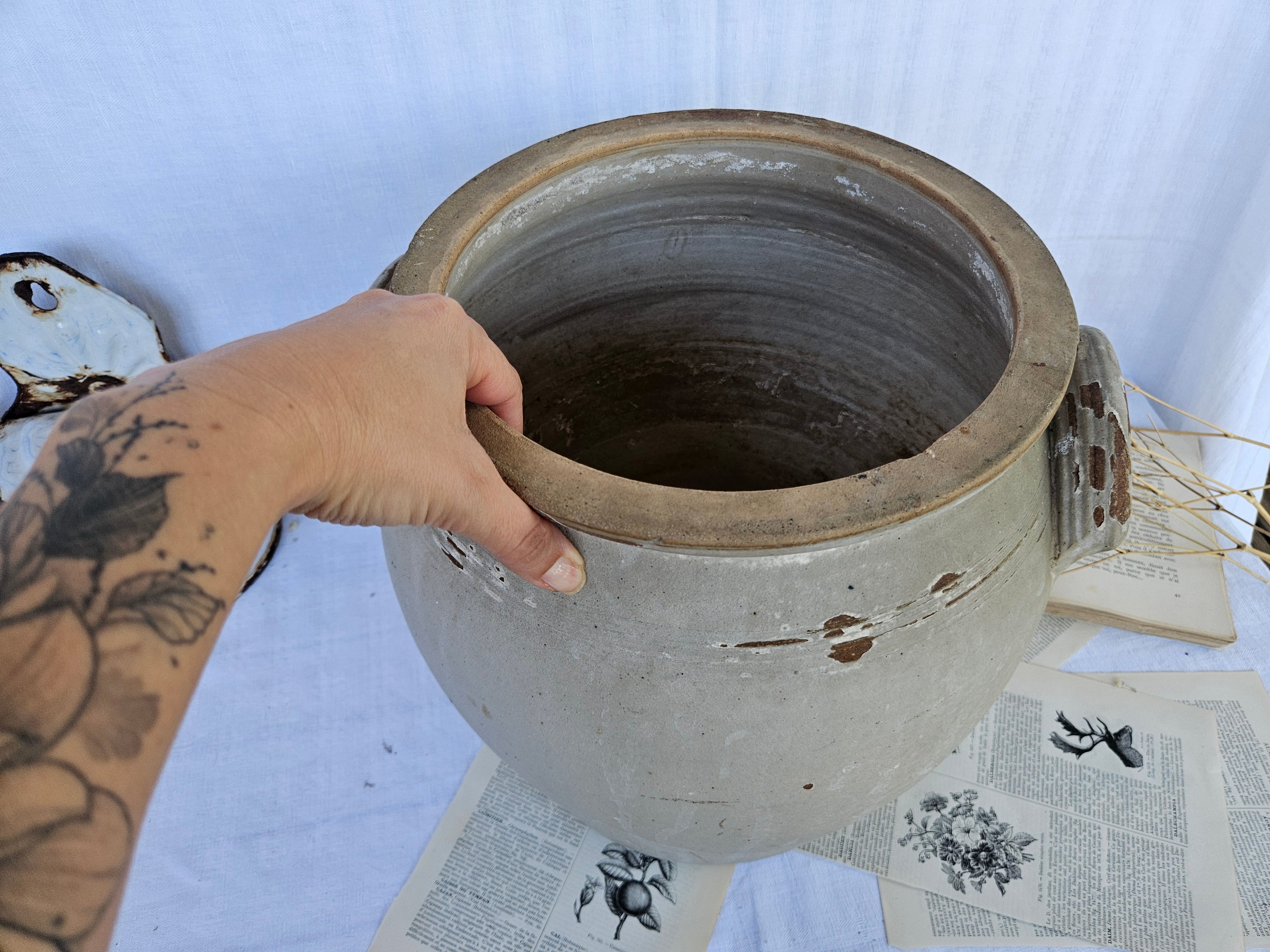 Très grand pot à confit ancien en grès français
