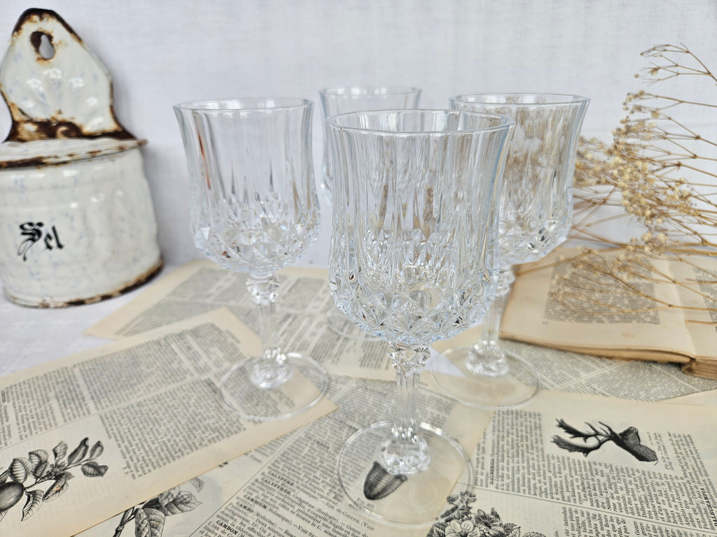 Lot de 4 grands verres à vin/eau vintage en verre taillé
