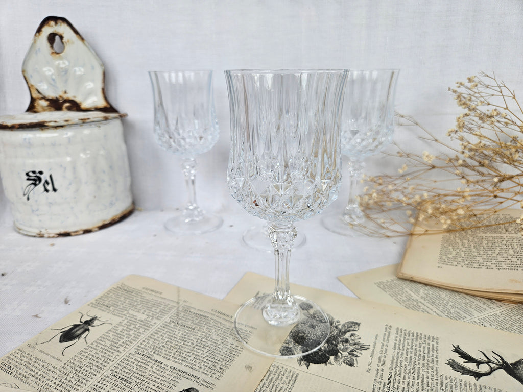Lot de 4 grands verres à vin/eau vintage en verre taillé