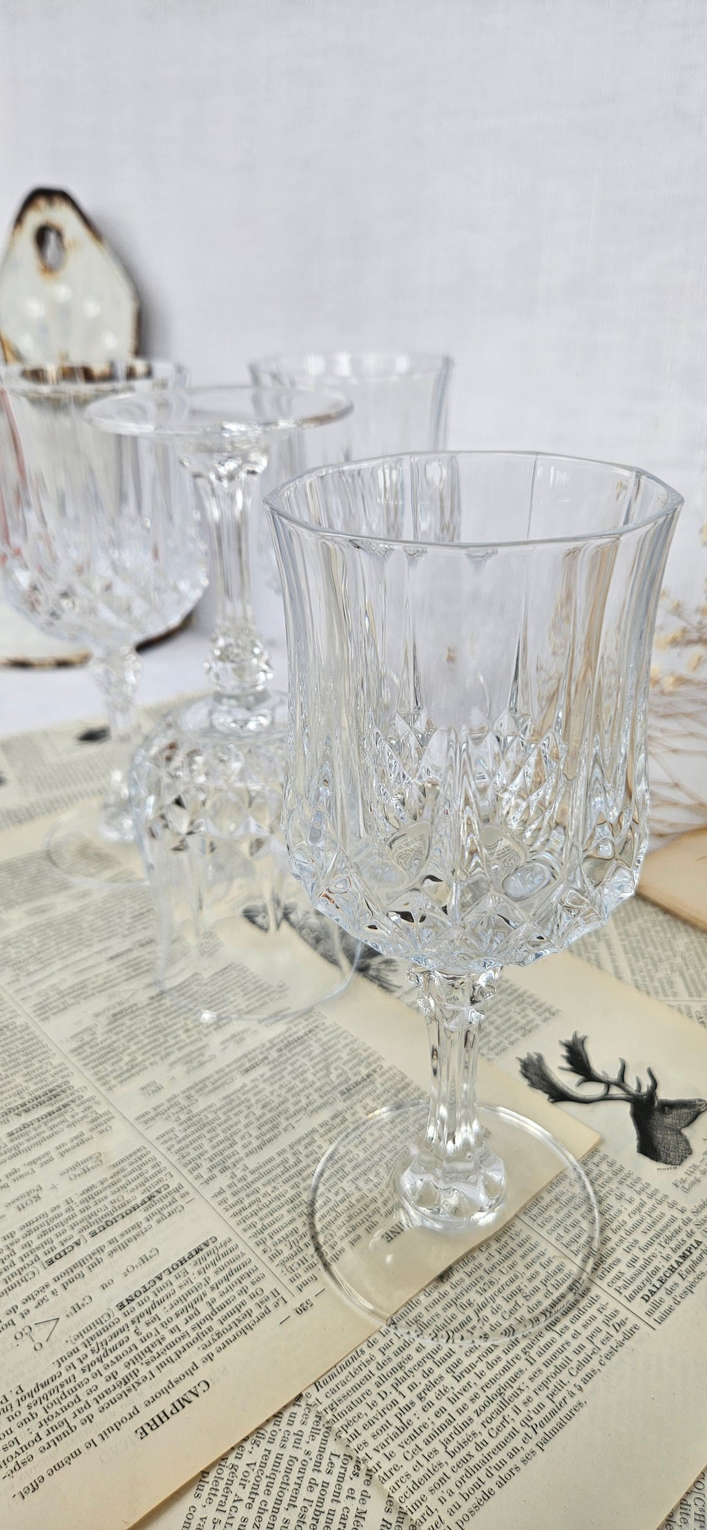 Lot de 4 grands verres à vin/eau vintage en verre taillé