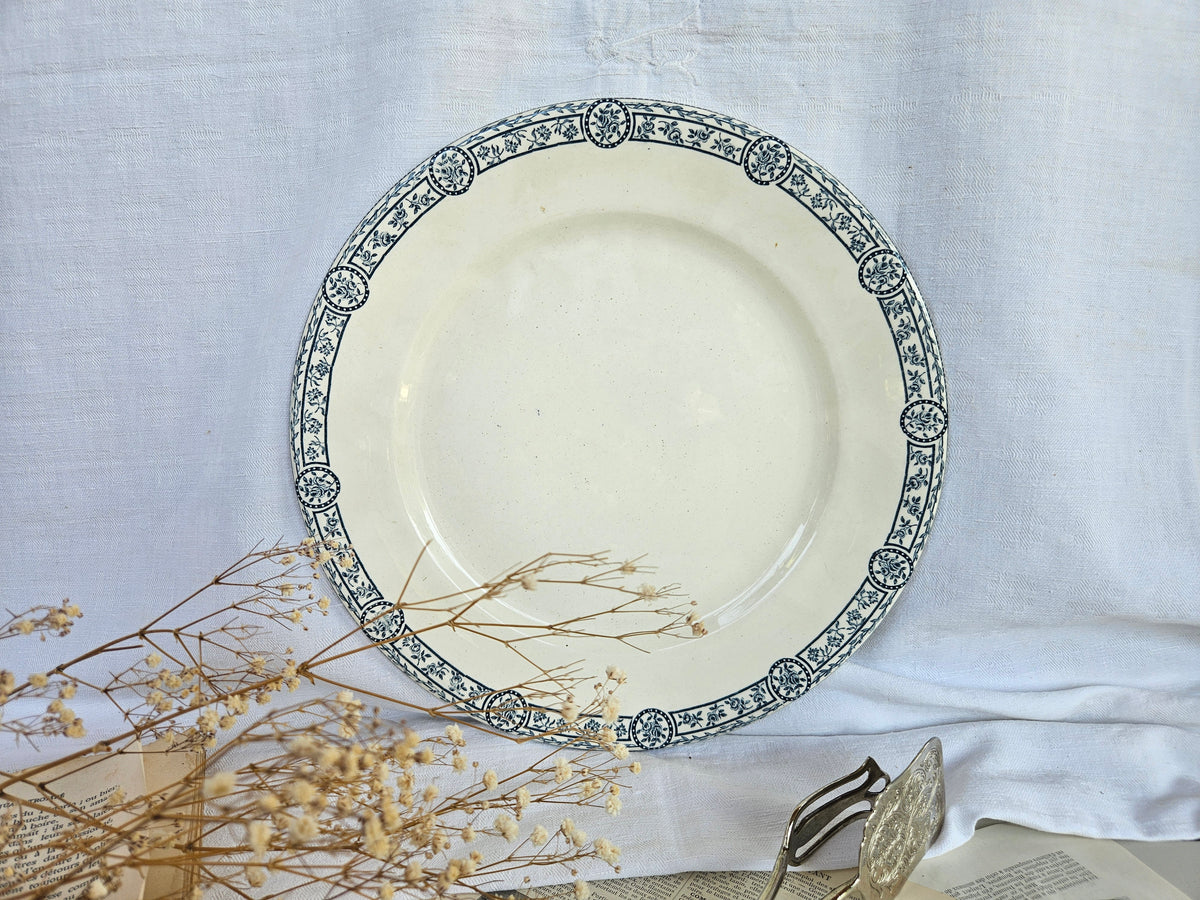 Grand plat rond ancien E.C. Salins Bristol | Terre de fer française