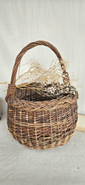 Panier ancien en osier tressé avec anse – Grande corbeille vintage de charme