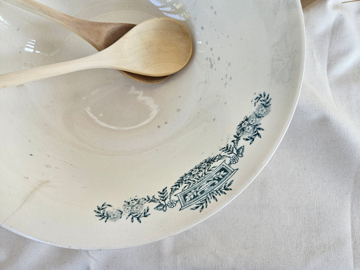 Grand saladier ancien Longchamp Terre de Fer Lutèce décor floral bleu