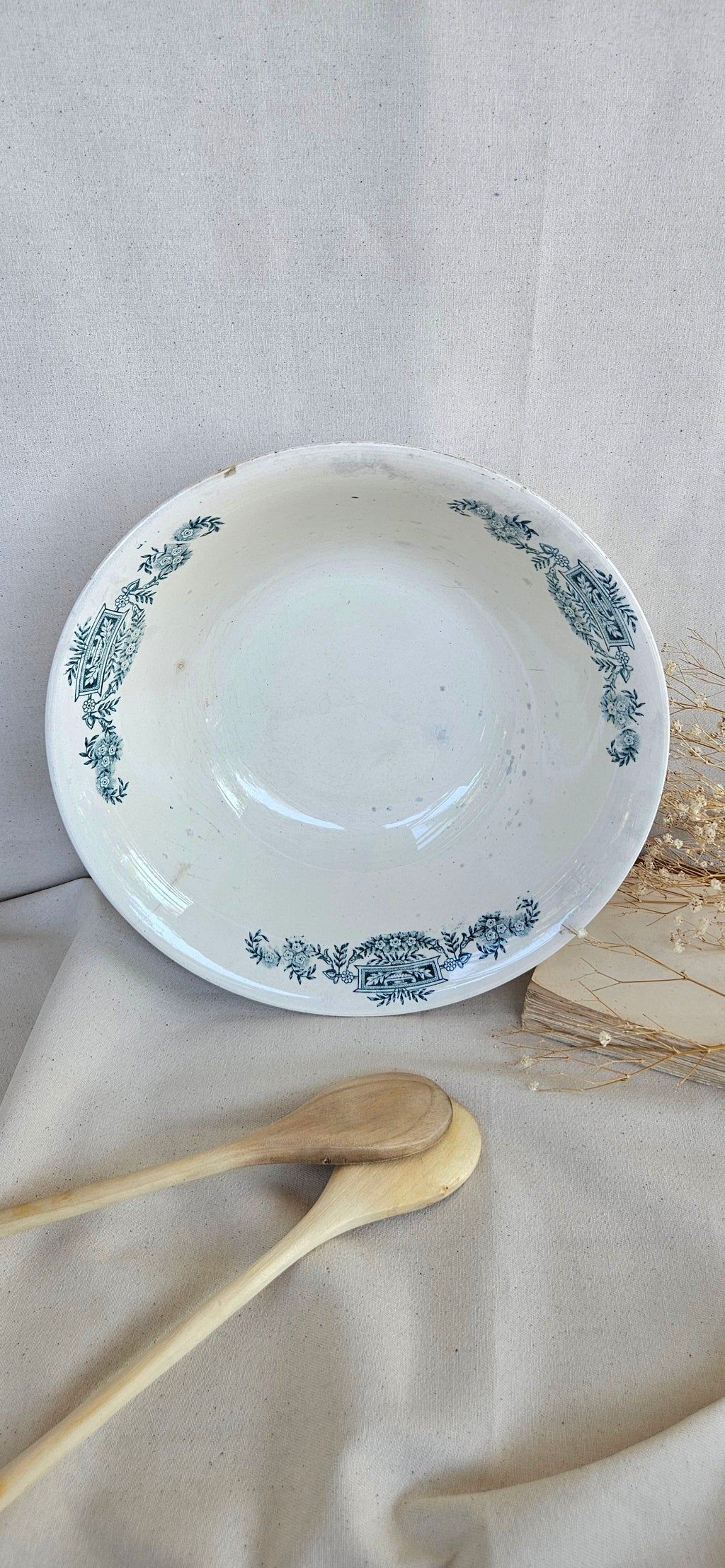 Grand saladier ancien Longchamp Terre de Fer Lutèce décor floral bleu