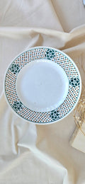 Assiette sur pied Saint-Amand en terre de fer décor floral vert et pois bruns
