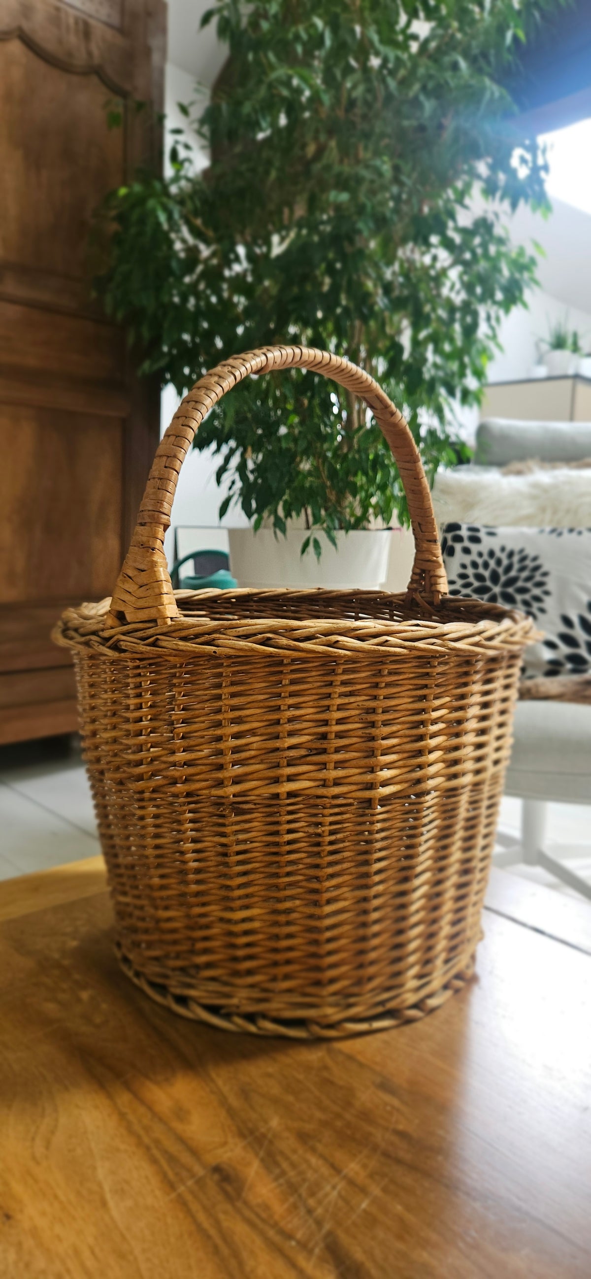 Ancien panier en osier tressé avec anse 40 cm