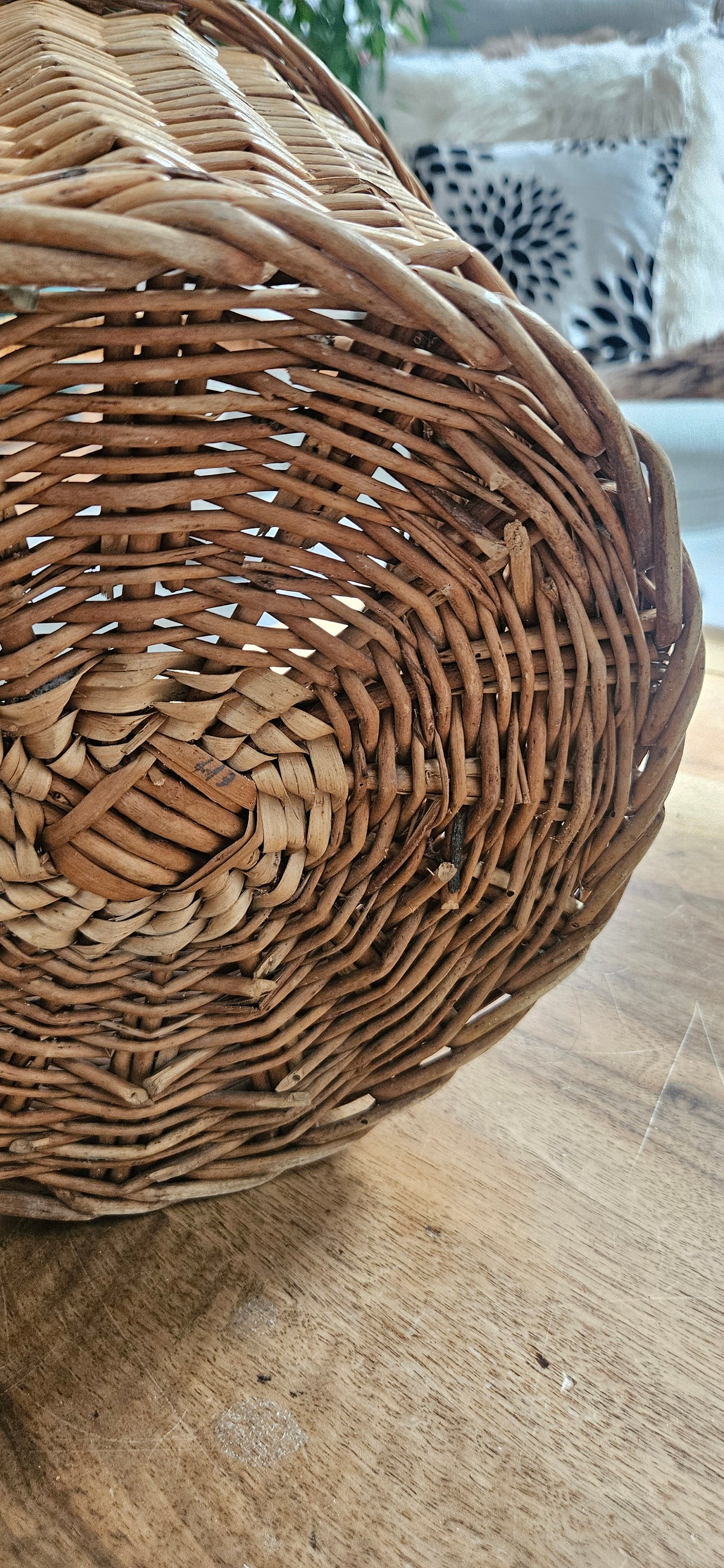 Ancien panier en osier tressé avec anse 40 cm