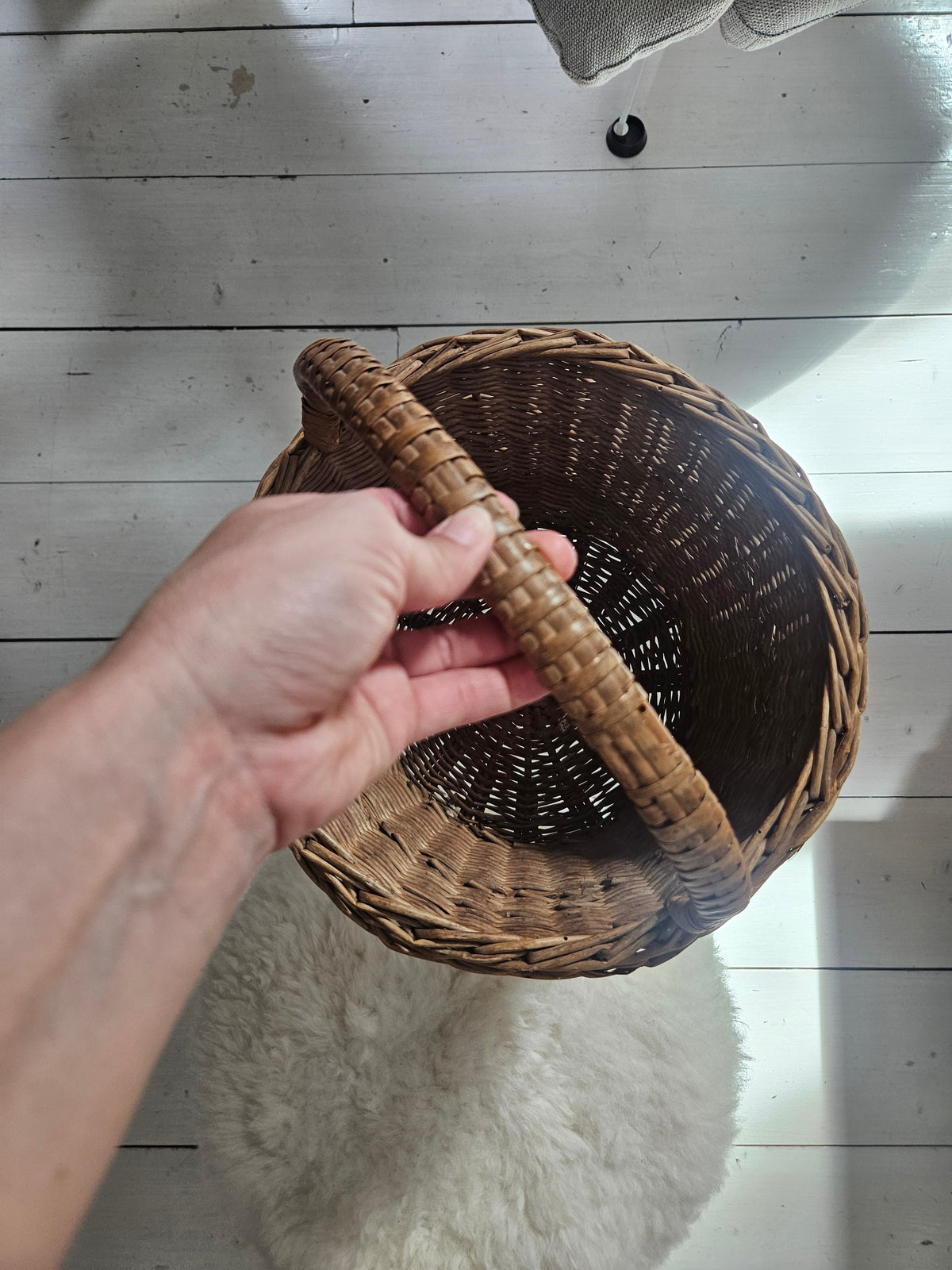 Ancien panier en osier tressé avec anse 40 cm