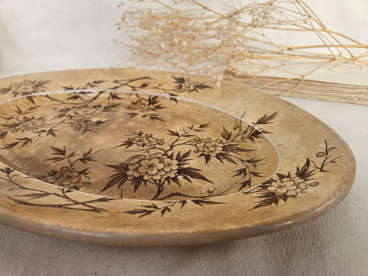 Ancien plat en faïence de Grigny