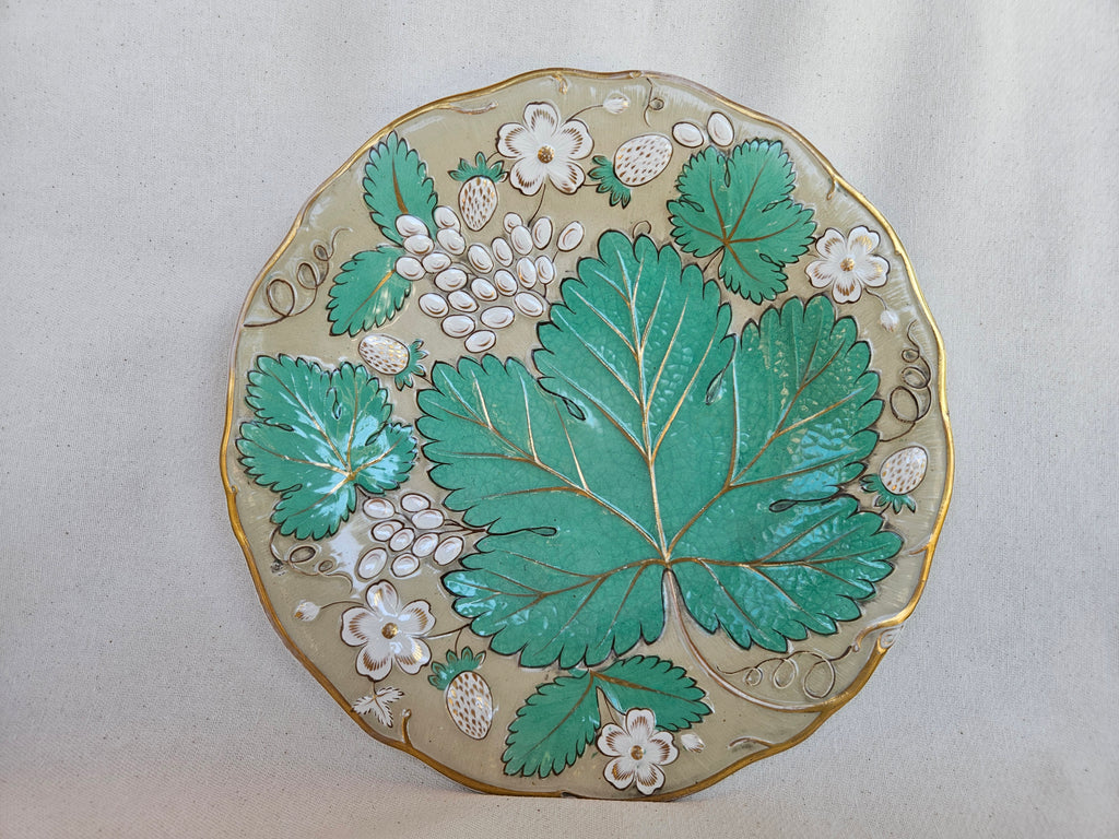 Assiette barbotine ancienne – Feuilles de vigne