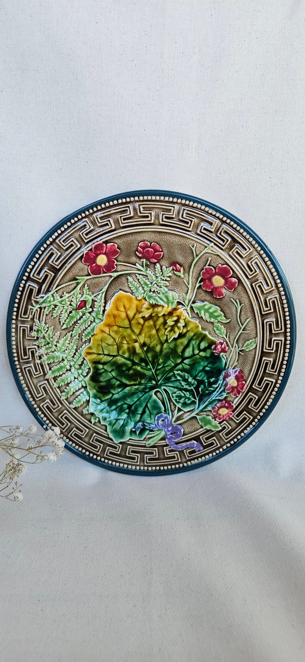 Assiette Barbotine Choisy-le-Roi H.B. & Cie