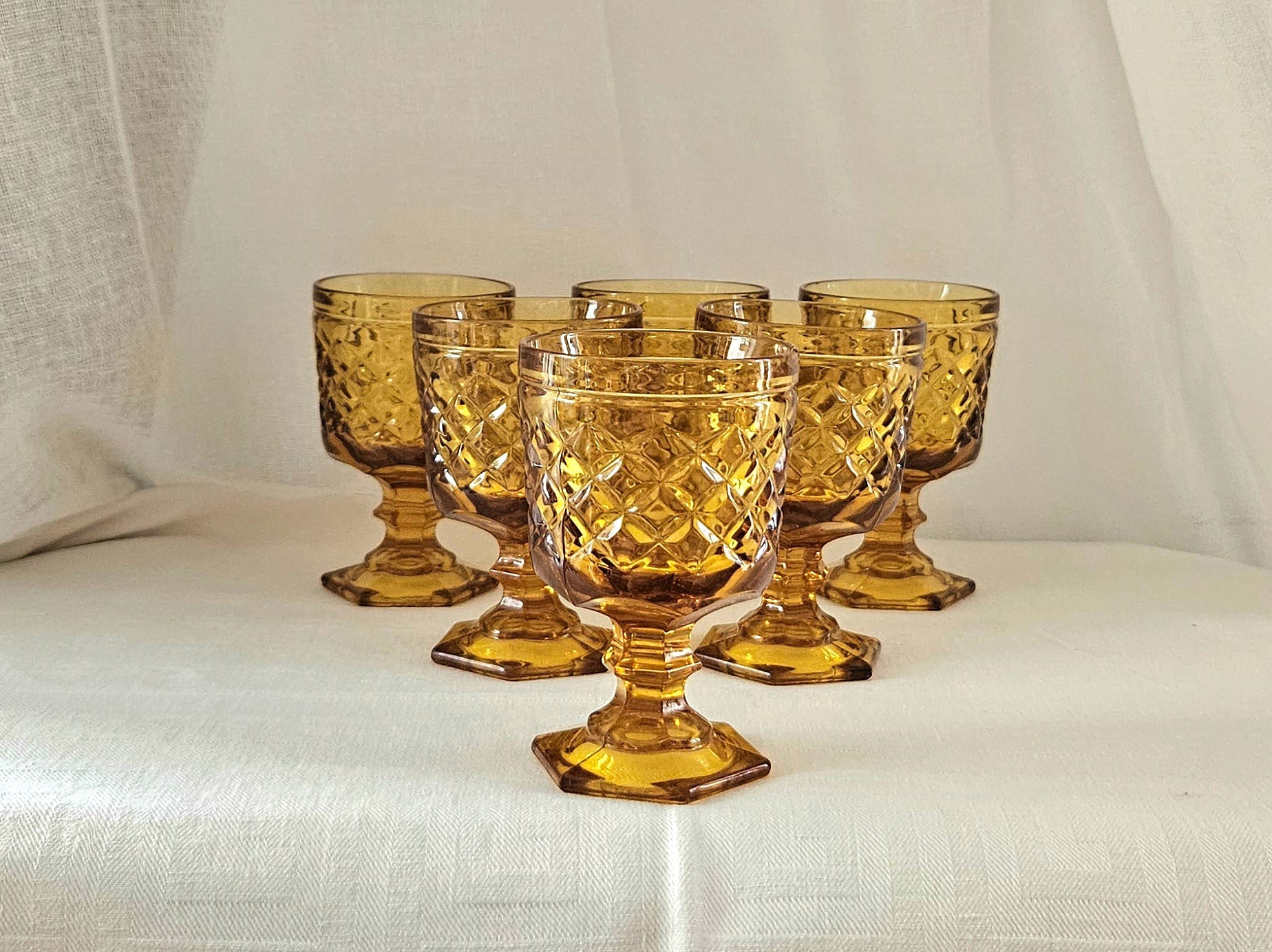 Lot de 6 verres sur pied ambrés vintage